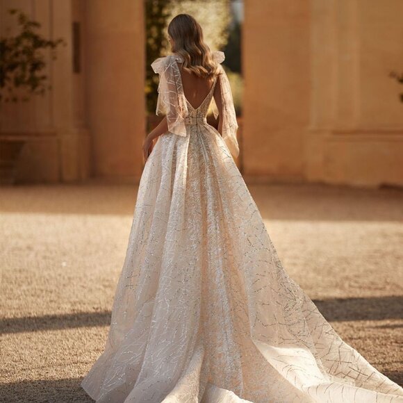 WEDDING DRESS!!! MILLA NOVA - Picture 12 of 12